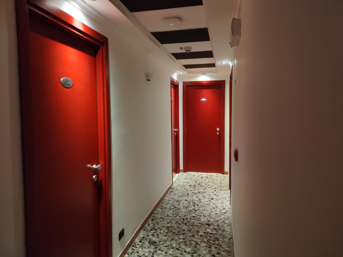 Alex & Lorenz Hotel 托瓦尼亚 外观 照片