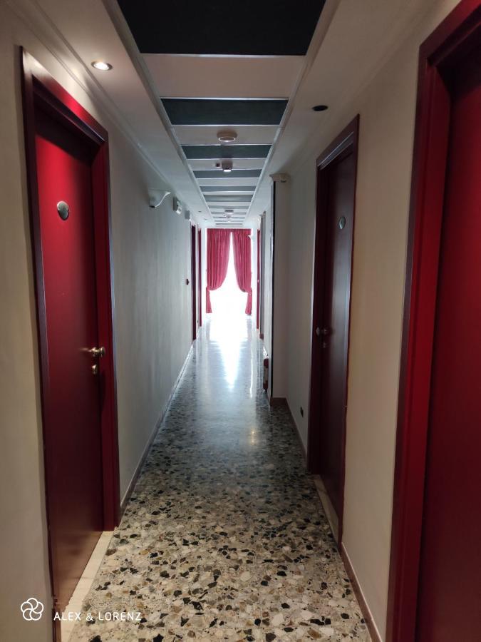 Alex & Lorenz Hotel 托瓦尼亚 外观 照片